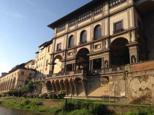Firenze Vista Dall’ Arno Con I Renaioli - Firenze