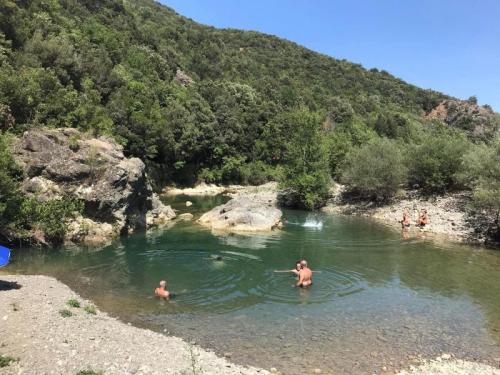 Dal Masso Delle Fanciulle Al Castello Dei Vescovi - Pomarance