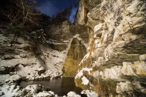 Passeggiata Alla Cascata Illuminata Dell'hoffentol - Folgaria